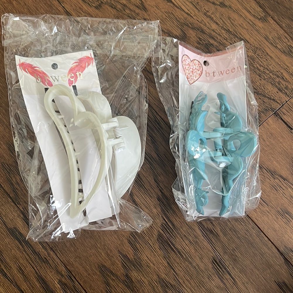 NWT hair clips